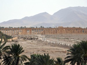 Isis destroys Roman triumphal arch