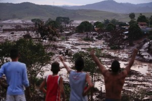 Minstens zeventien doden door instorten dam in Brazilië