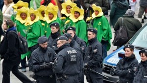 Cologne tightens security for carnival after assaults