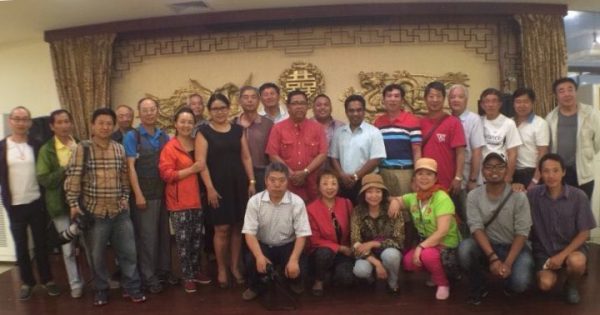 Minister Noersalim met de chinese toeristen (2)