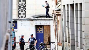 13-Man-shot-dead-after-France-synagogue