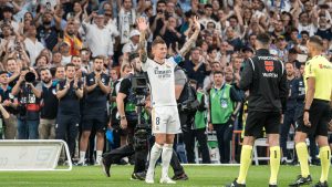 Kroos emotioneel na groots afscheid bij Real