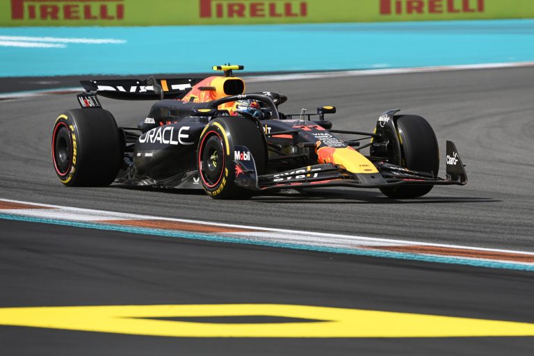 MIAMI INTERNATIONAL AUTODROME, UNITED STATES OF AMERICA - MAY 05: Sergio Perez, Red Bull Racing RB20 during the Miami GP at Miami International Autodrome on Sunday May 05, 2024 in Miami, United States of America. (Photo by Mark Sutton / LAT Images)