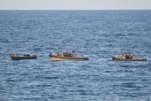 1 Nederlandse marineschip boekt binnen