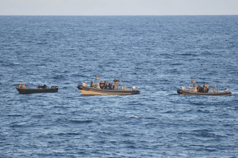 1 Nederlandse marineschip boekt binnen