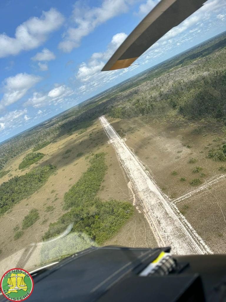 5 Vijf Illegale landingsbanen in Westen