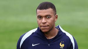 7 Franse sterspeler Mbappé roept jongeren op te stemmen