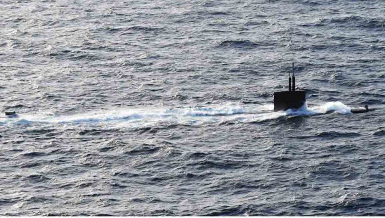 7-US-nuclear-powered-submarine-arrives-in-Guantanamo-Bay