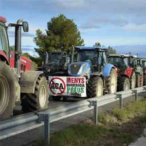 Betogende-Franse-en-Spaanse-boeren-blokkeren-grensovergangen