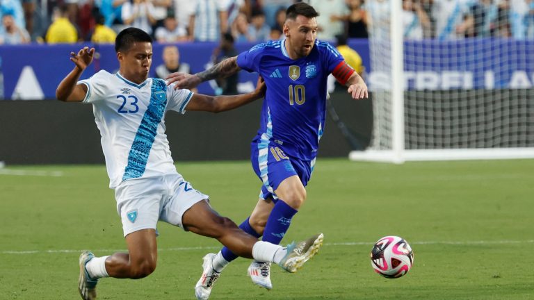 Messi maakt spectaculaire comeback in de basis van Argentinië