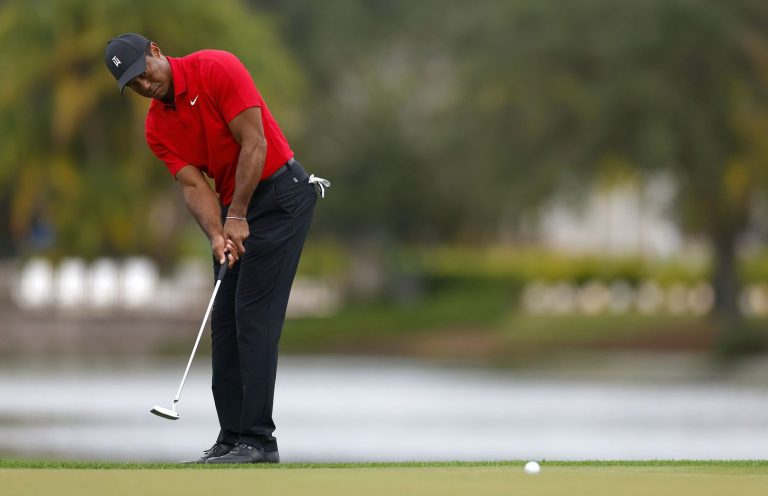 Tiger Woods wéér snel uitgeschakeld