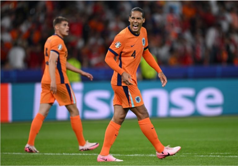 (15.00 uur ) Van Dijk gaat goed nadenken over toekomst bij Liverpool én Oranje