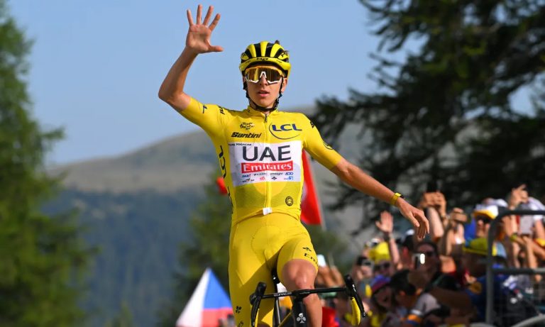 (17.00 uur) Roglic heeft breuk in onderrug na val in Tour