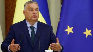 2-Hungary's-PM-meets-Putin-for-talks-on-Ukraine