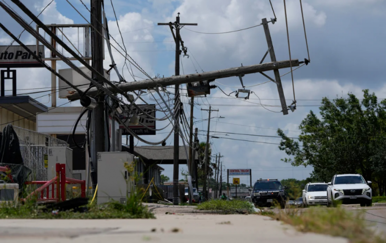 4 Anger mounts in southeast Texas as crippling power outages and heat turn deadly