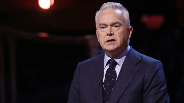 6 (02.00 uur) Former BBC News presenter Huw Edwards charged with making indecent images of children