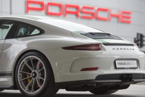 6 Porsche verkoopt minder