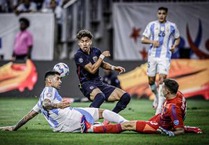 Argentinië-eerste-finalist-voor-halve-finale-Copa-America