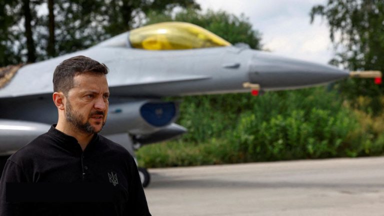 1 (11.00 uur) Ukraine F-16 destroyed during Russian attack, BBC told