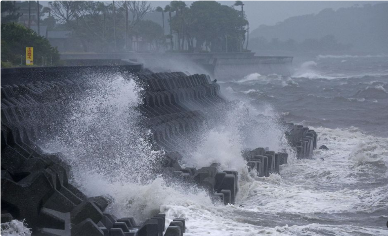 2 (16.00 uur) Japan zet zich schrap voor zeldzaam zware orkaan Shanshan