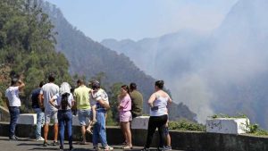 5 (00.00 uur) Fikse bosbranden op Madeira en in Zuid-Frankrijk