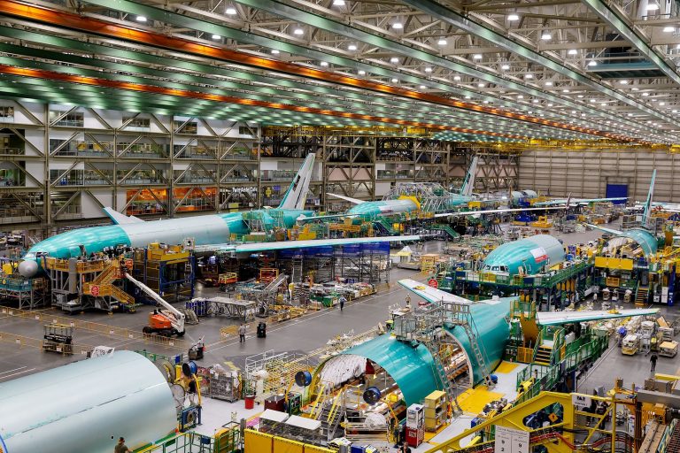 6 (21.30 uur) Boeing pauses tests of its troubled 777X after it found structural problems