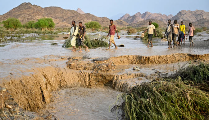 At least 30 dead after dam collapses in Sudan