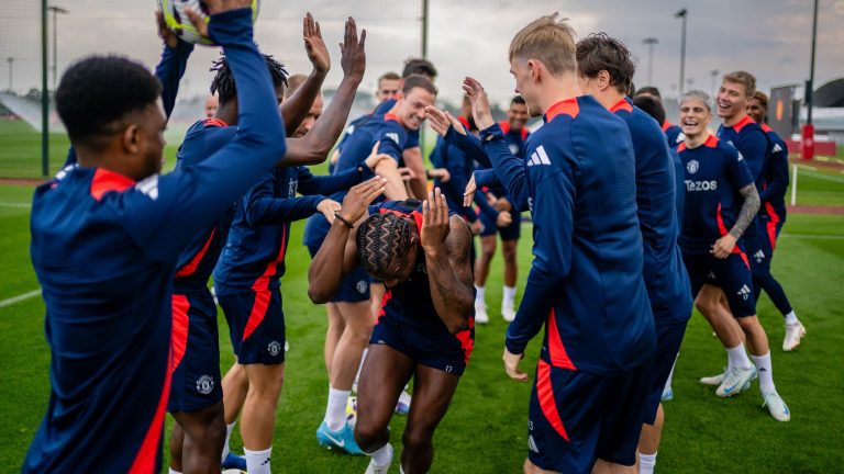 17.00 Malacia na veertien maanden terug op trainingsveld bij United