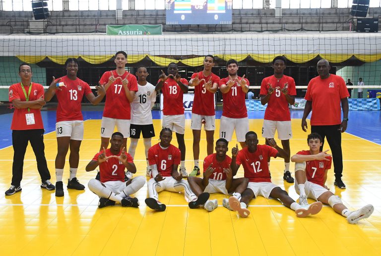 20.00 Geen individuele prijzen voor Surinaamse volleyballers