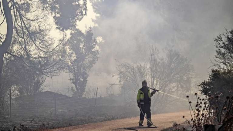 3 (18.00 uur) Tientallen raketten afgevuurd op noorden Israël, brand uitgebroken