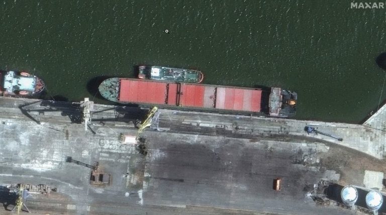 7 (04.00 uur) Russian ship suspected of delivering Iranian ballistic missiles seen at Caspian Sea port ol