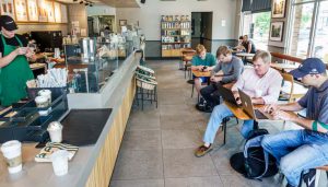 1 (16.00 uur)Starbucks schrapt kosten voor soja- en