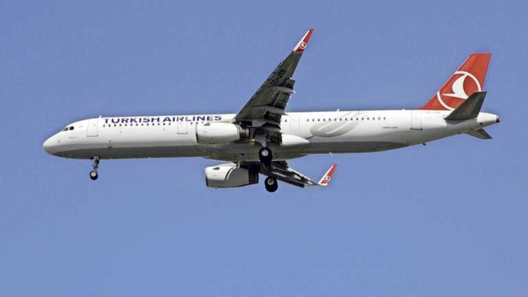 2 (13.00 uur)Piloot Turkish Airlines (59) overlijdt tijdens vlucht, co-piloot maakt noodlanding