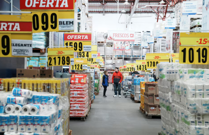 4 (20.00 uur) Argentina's triple-digit inflation slows, but