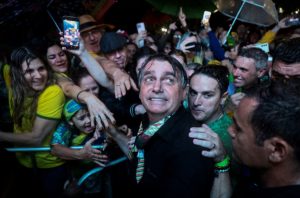 5 (02.00 uur) Bolsonaro's party set on running