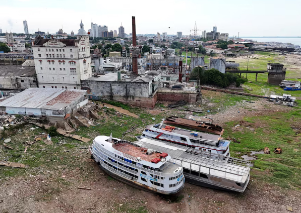 9 Brazil drought sinks Amazon