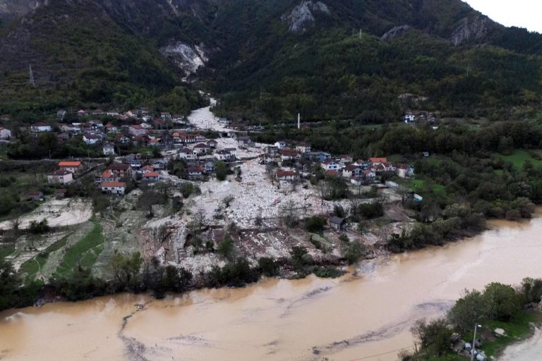 Doden en tientallen vermisten door overstromingen in Bosnië en Herzegovina