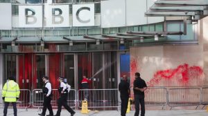 9 (11.00 uur) Over 100 staff accuse BBC of bias in coverage of Israel’s war in Gaza