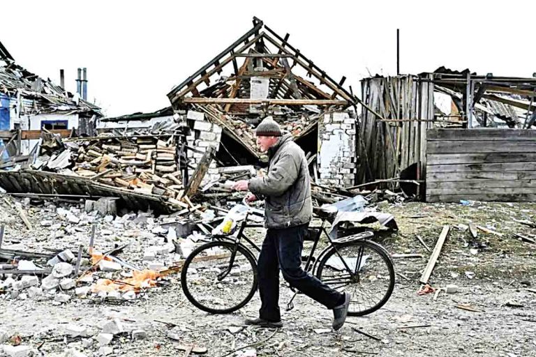 13-Russian-bombs-turn-Ukraine-border-village-into-‘hell’