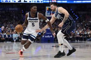 Edwards-geeft-Timberwolves-hoop-op-NBA-Finals