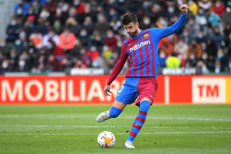 Piqué aangeklaagd in corruptiezaak rond Spaanse supercup