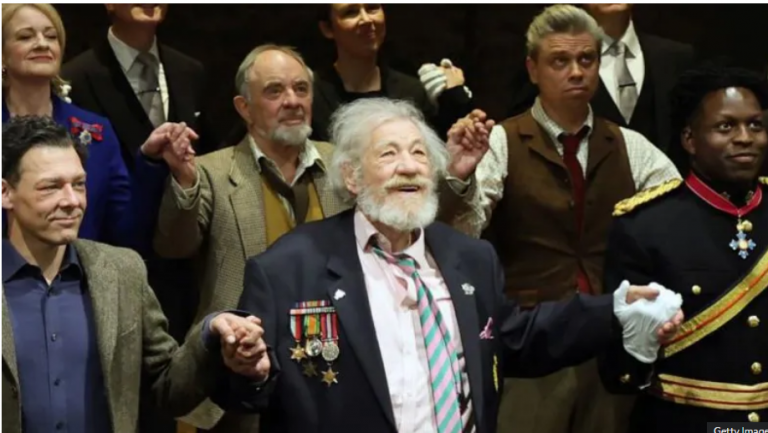 1 Sir Ian McKellen falls off stage during performance