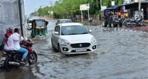 1-Delhi-suffers-extreme-weather-whiplash-as-heat-waves-give-way