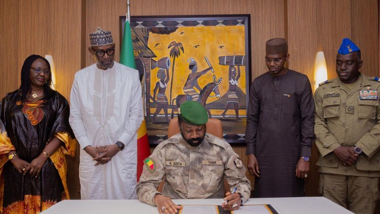 1 Niger, Mali and Burkina Faso military leaders sign new pact