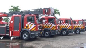 11 (15. 30 uur) Brandweer haalt omgekomen