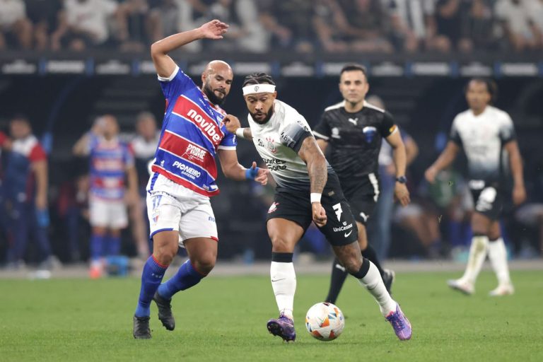 14.00 Depay geeft eerste assist bij Corinthians na fraaie individuele actie02 (2)