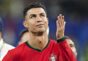 16.00 Cristiano Ronaldo doet graag stap terug bij Portugal