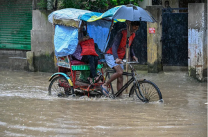 9 (04.00 uur) Monsoon floods kill dozens in India, thousands in relief camps