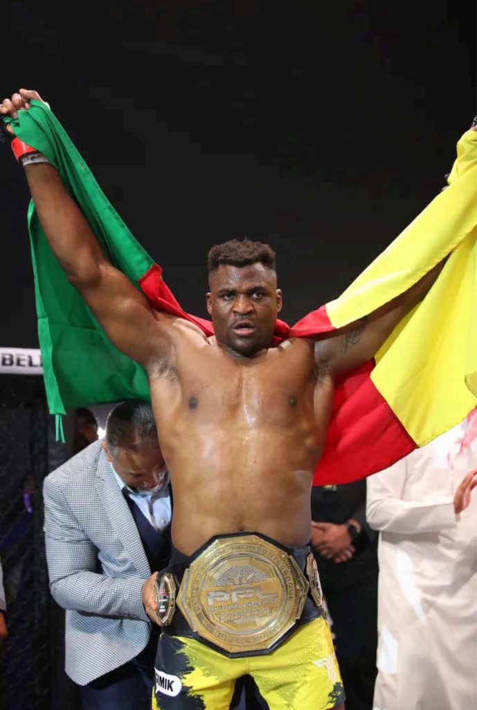 Francis-Ngannou-def.-Renan-Ferreira-PFL-Battle-of-the-Giants-44.