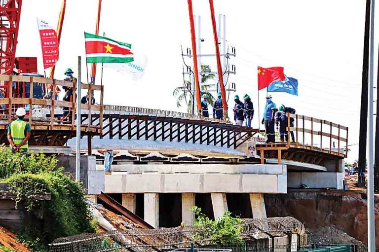 01-Nieuwe-damwande-geplaatst-bij-brug